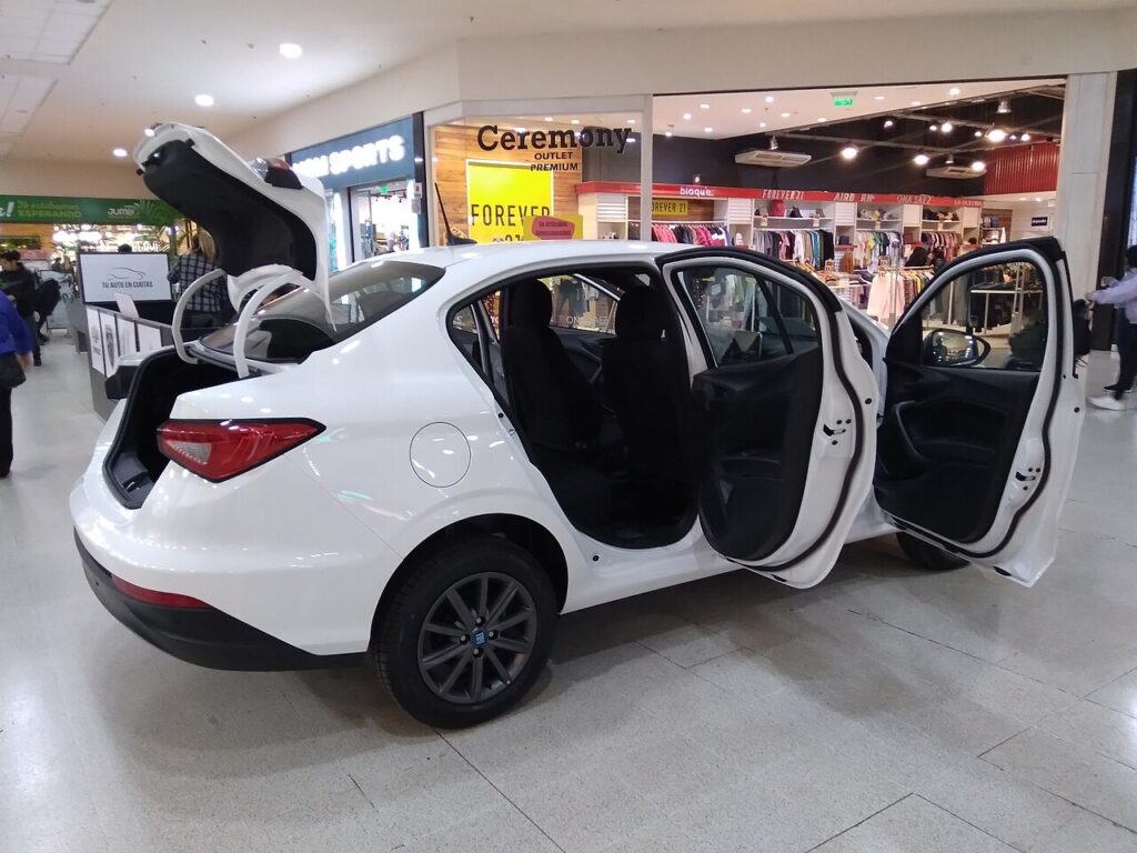 Fiat Cronos 1.3 GSE Precision CVT 2025 foto 3