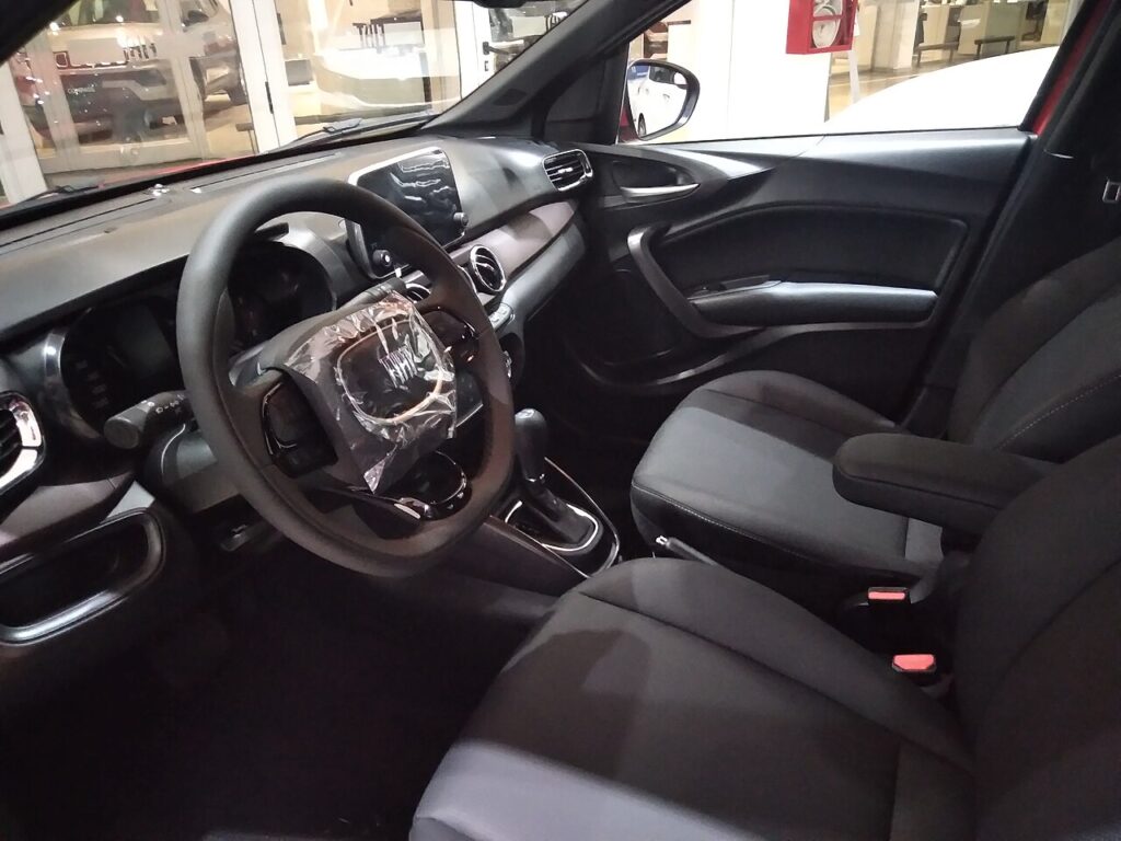 Fiat Cronos 1.3 GSE Precision CVT 2025 foto 4