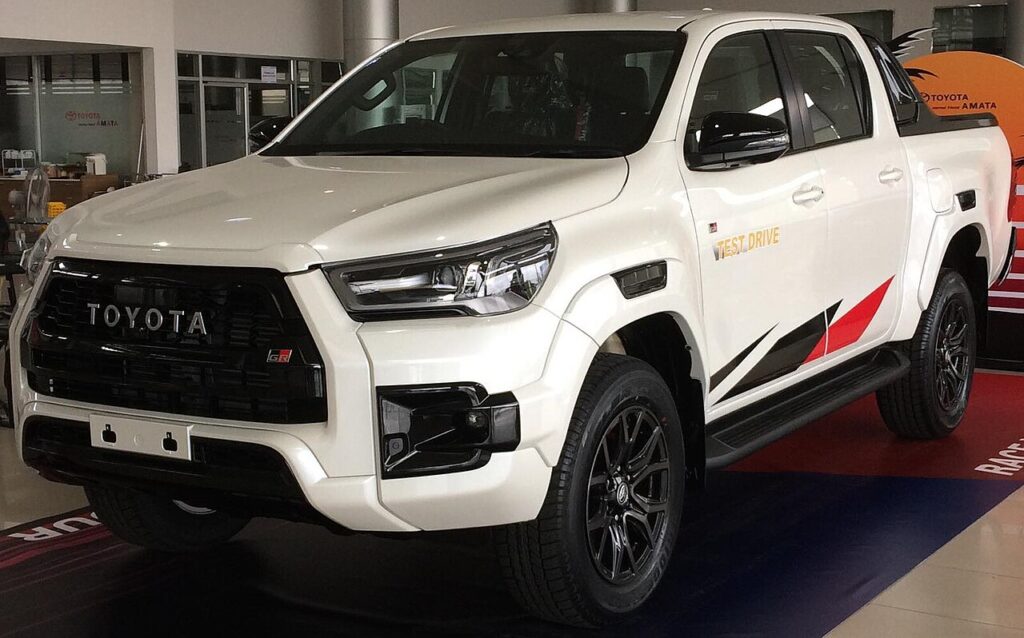 Toyota Hilux 2.8 GR-Sport 4x4 AT 2022 foto 2